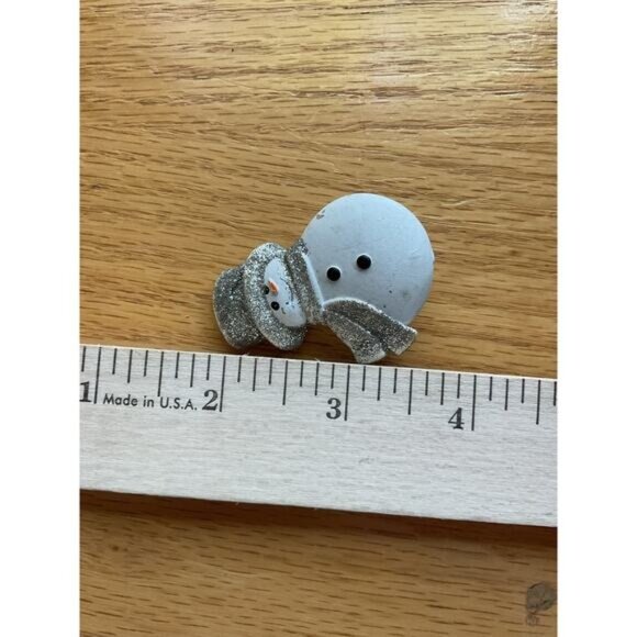 Vintage Glitter Snowman Brooch Pin Button With Silver Scarf & Hat - Picture 4 of 4